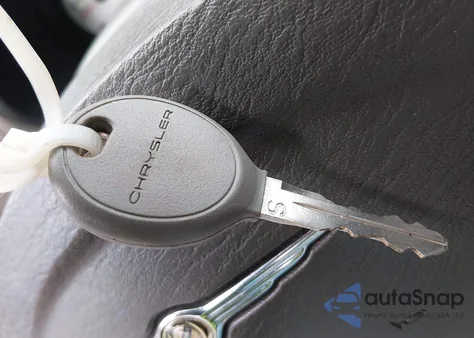 2006 Chrysler Town & Country z USA, uszkodzony, nr VIN 1A4GP45R96B517300